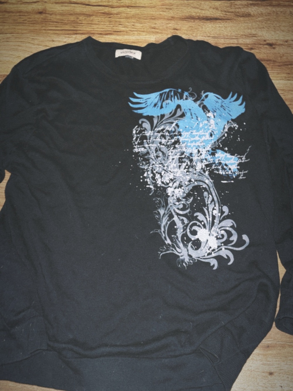 anchor blue Black Long-Sleeve Tee with Blue and White Graphic